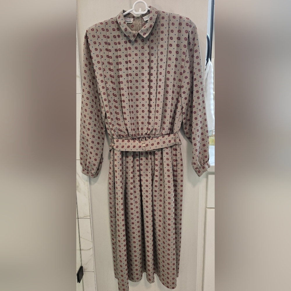 Talbots Long Sleeve Dress Pattern Pleats Belt Taupe Vintage Size 8